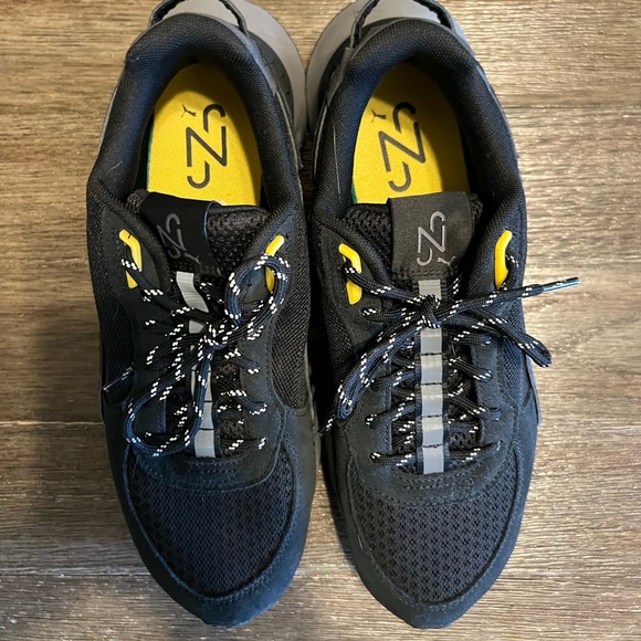 Puma - Picture 3 of 4